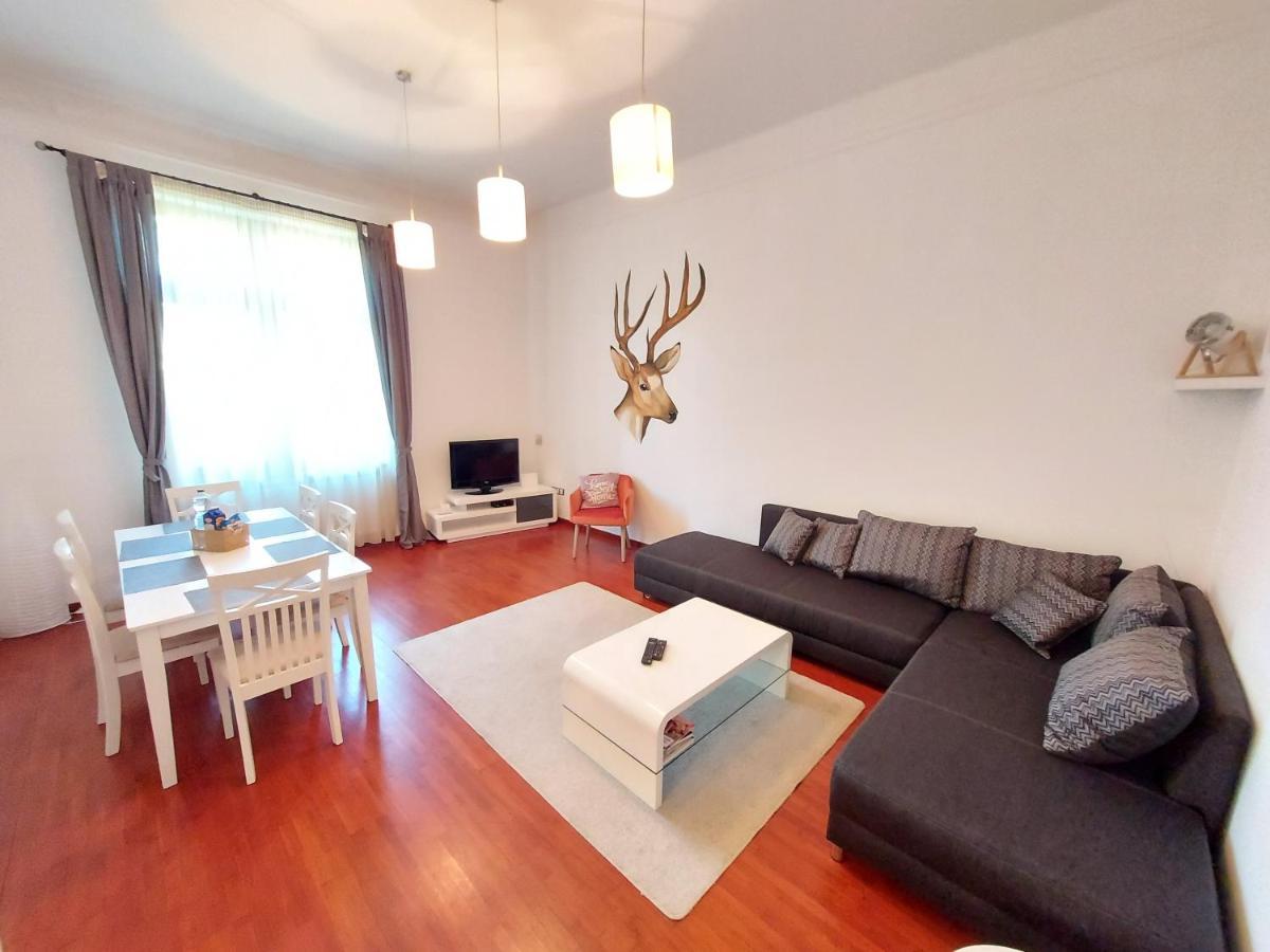 Deák Apartman Sopron Bagian luar foto