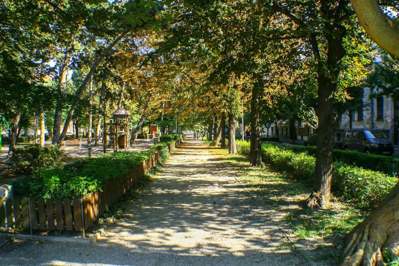 Deák Apartman Sopron Bagian luar foto