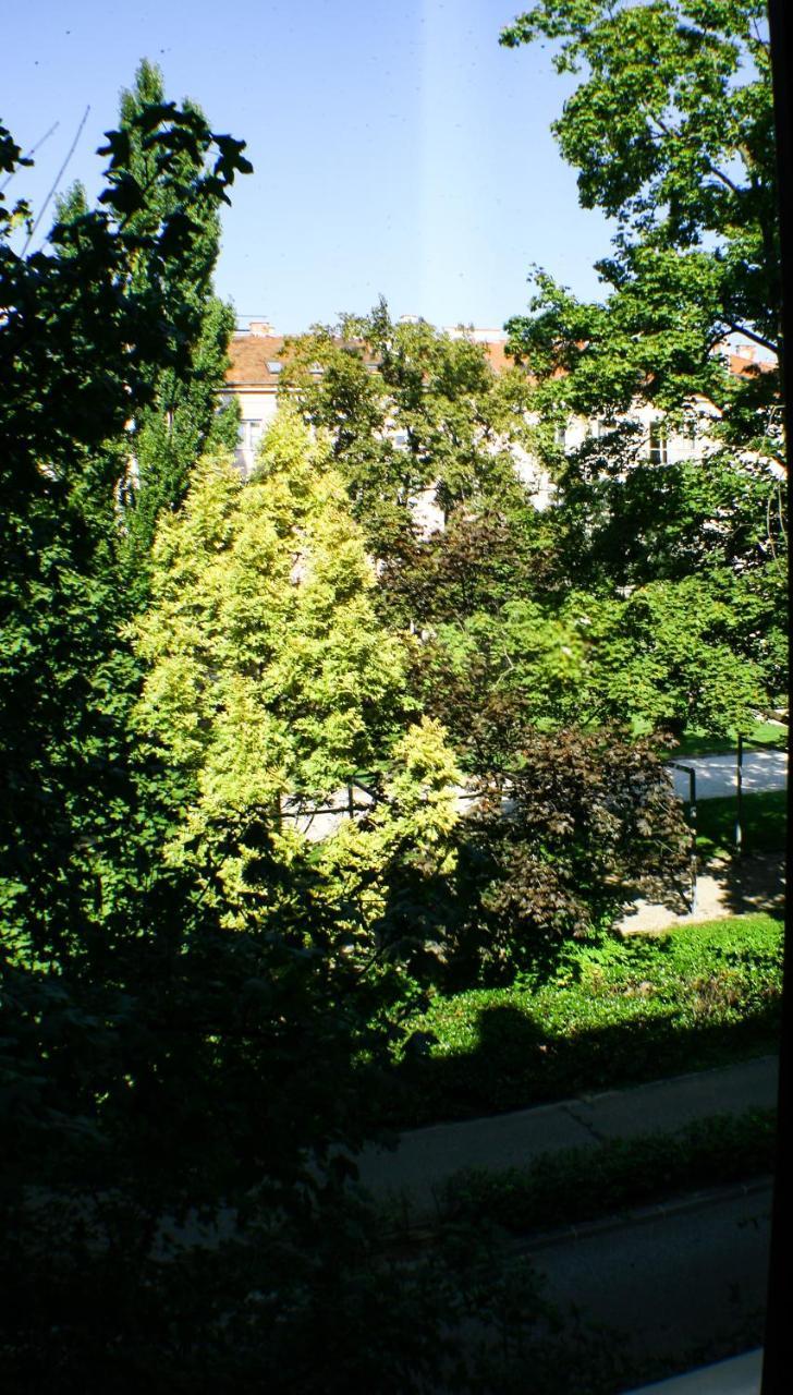Deák Apartman Sopron Bagian luar foto